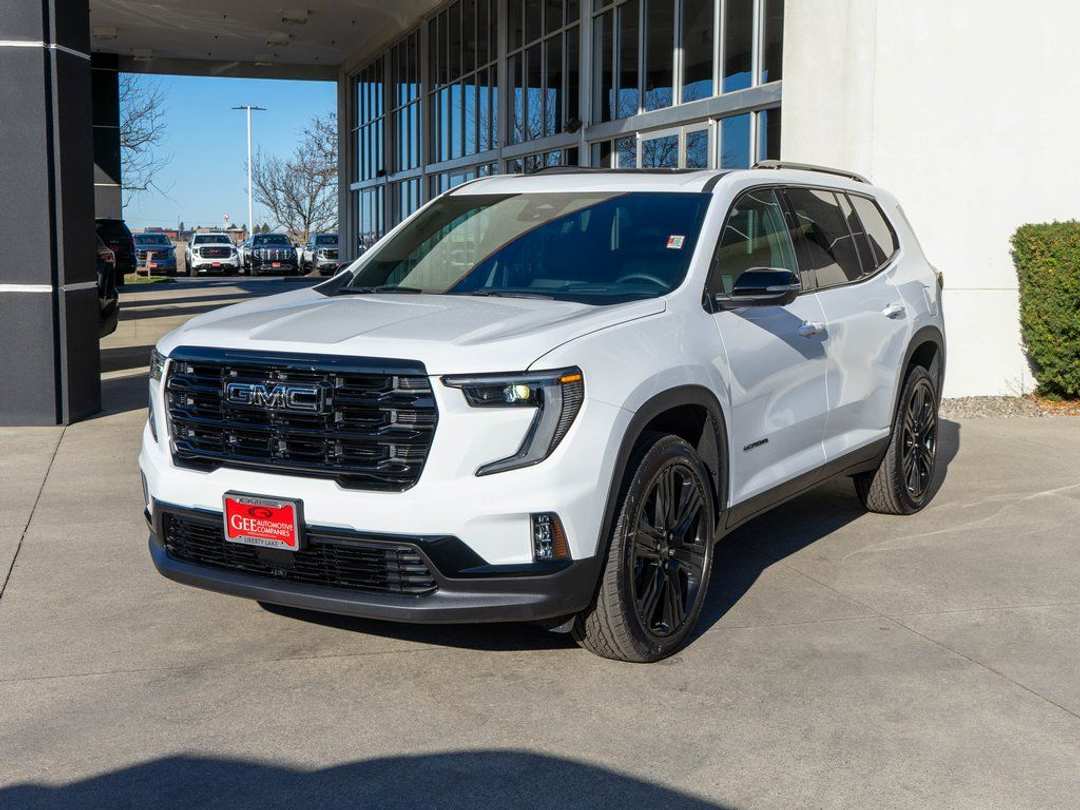 2026 GMC Acadia Elevation - Image 3