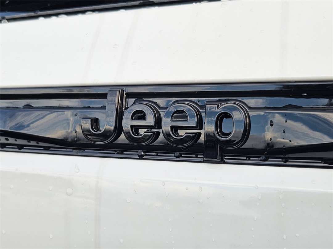 2025 Jeep Grand Cherokee Altitude X - Image 31