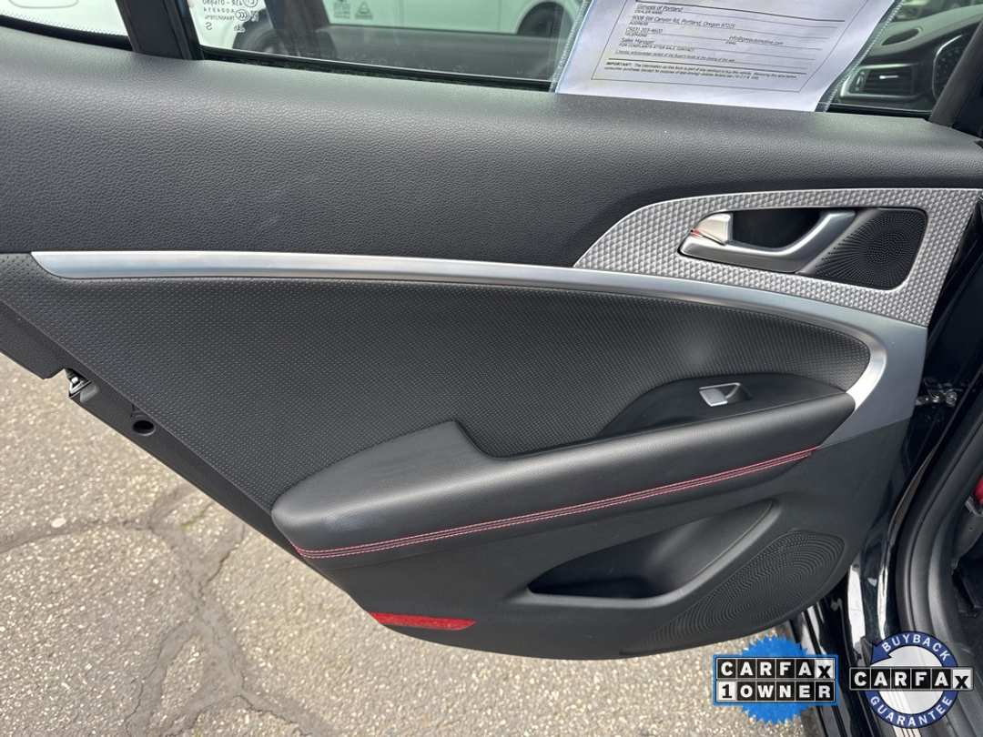 2023 Genesis G70 2.0T - Image 33