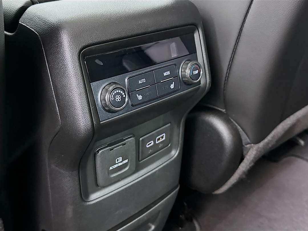 2021 GMC Acadia Denali - Image 28