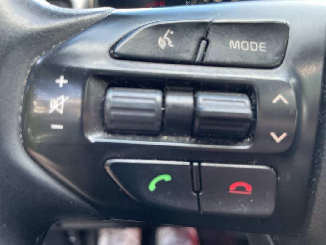 2016 Kia Sorento SX Limited - Image 9