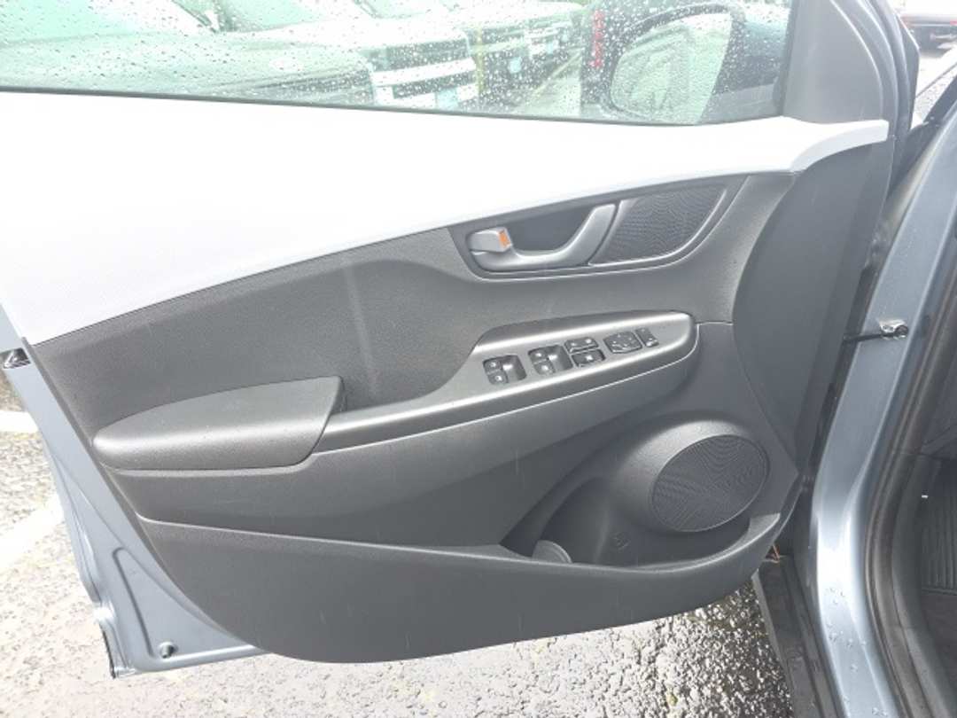 2021 Hyundai Kona SEL - Image 8