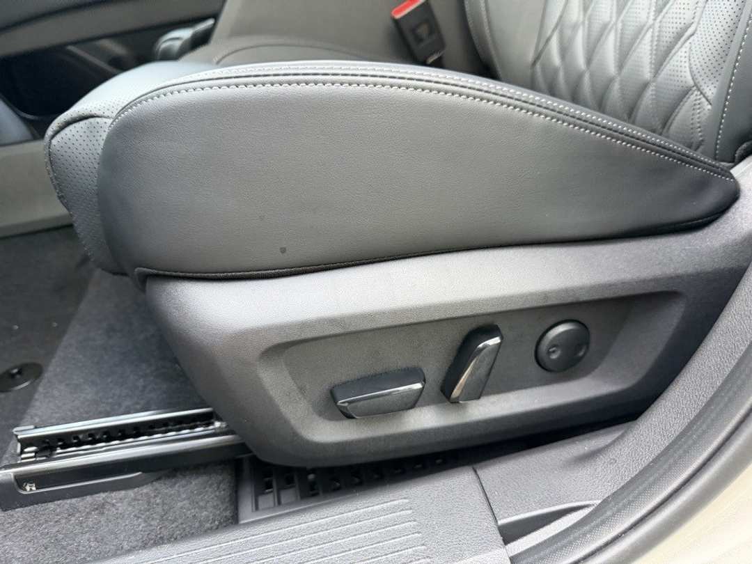 2026 Nissan Rogue Platinum - Image 14