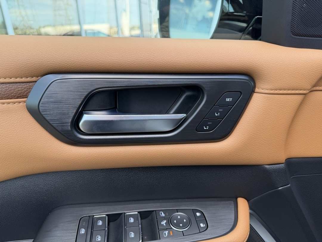 2026 Nissan Armada Platinum Reserve - Image 12