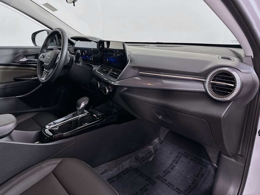 2025 Chevrolet Trax ACTIV - Image 28