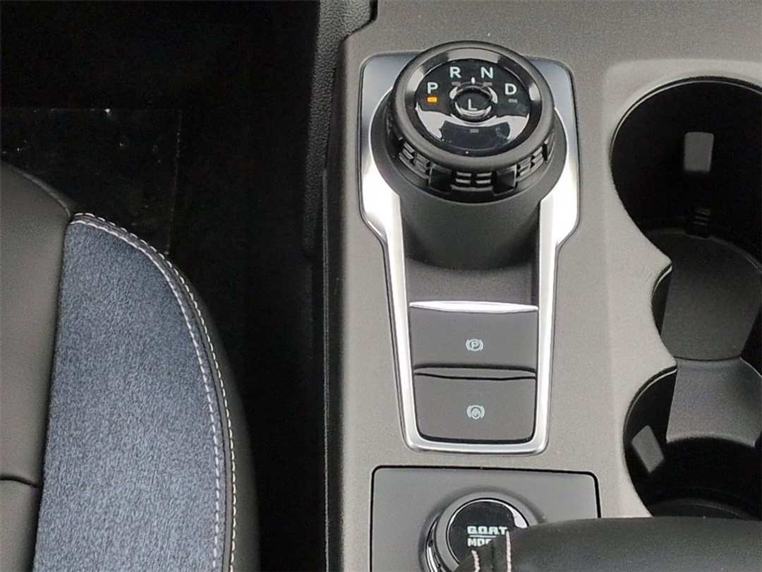 2025 Ford Bronco Sport Outer Banks - Image 17