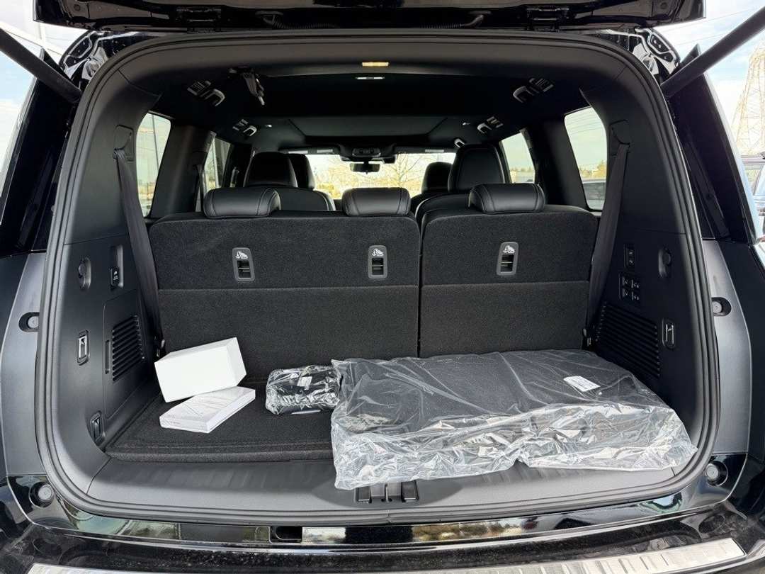 2026 Nissan Armada PRO4X - Image 10