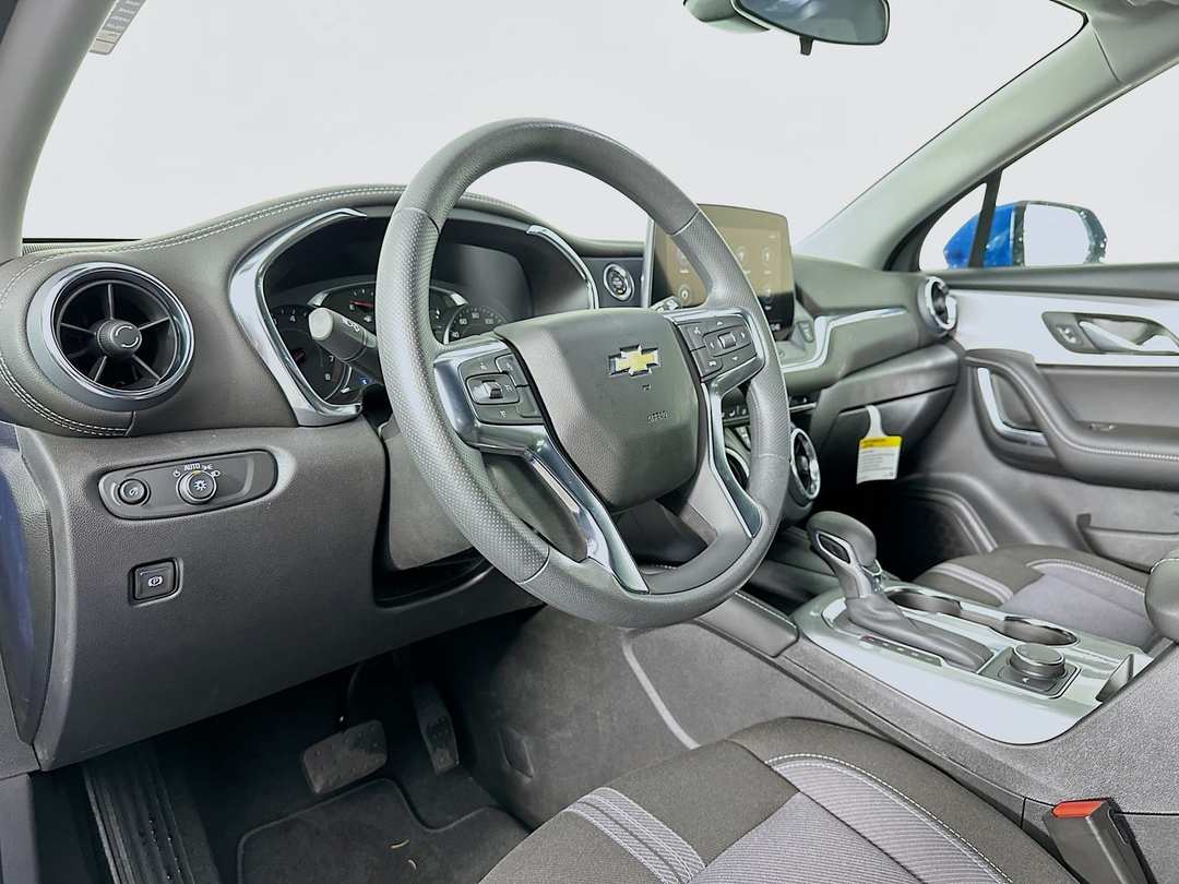 2025 Chevrolet Blazer LT - Image 10