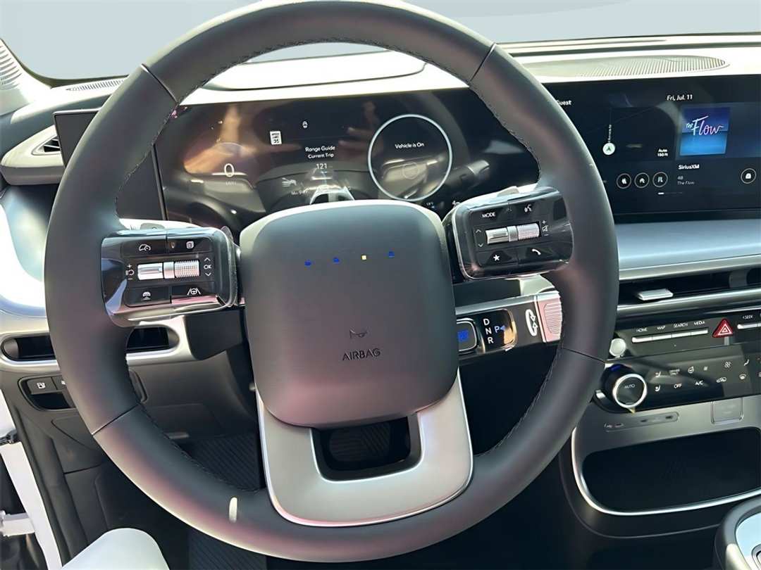 2026 Hyundai Ioniq 9 SEL - Image 13