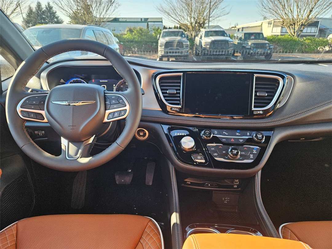 2026 Chrysler Pacifica Pinnacle - Image 27