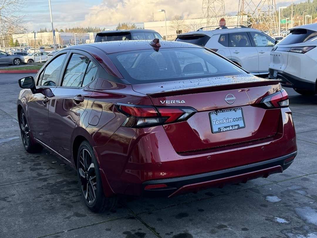 2025 Nissan Versa 1.6 SR - Image 5