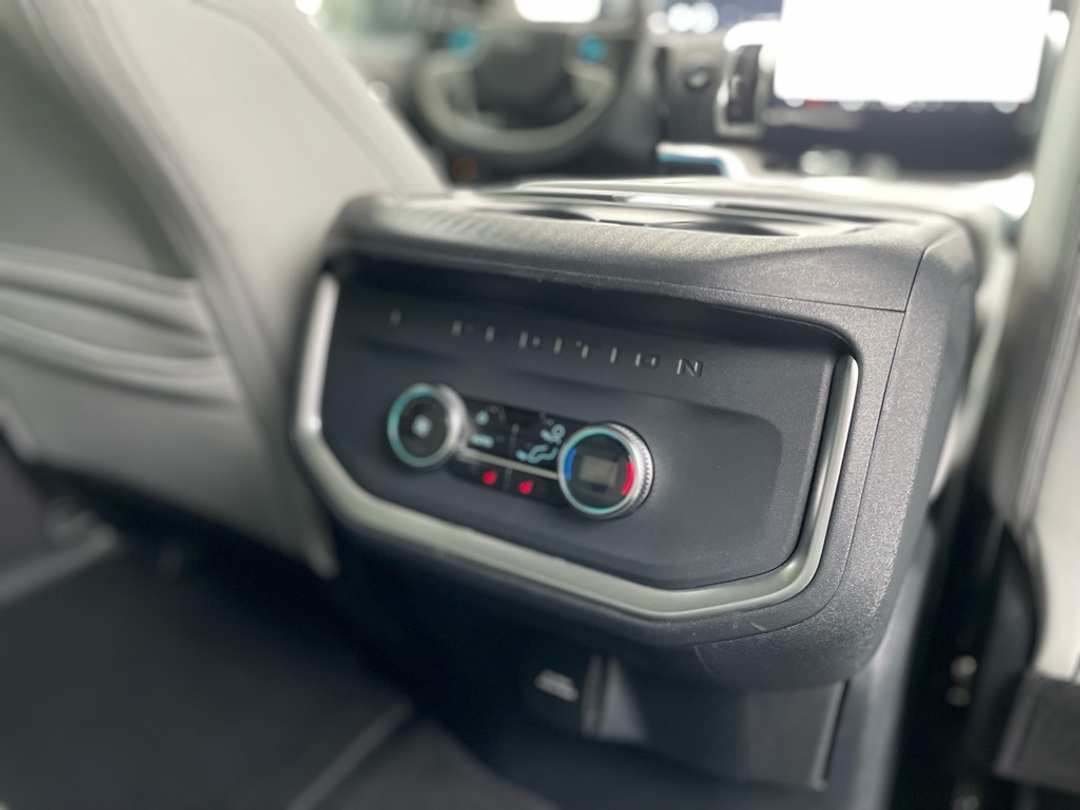 2025 Ford Expedition Max Platinum - Image 21