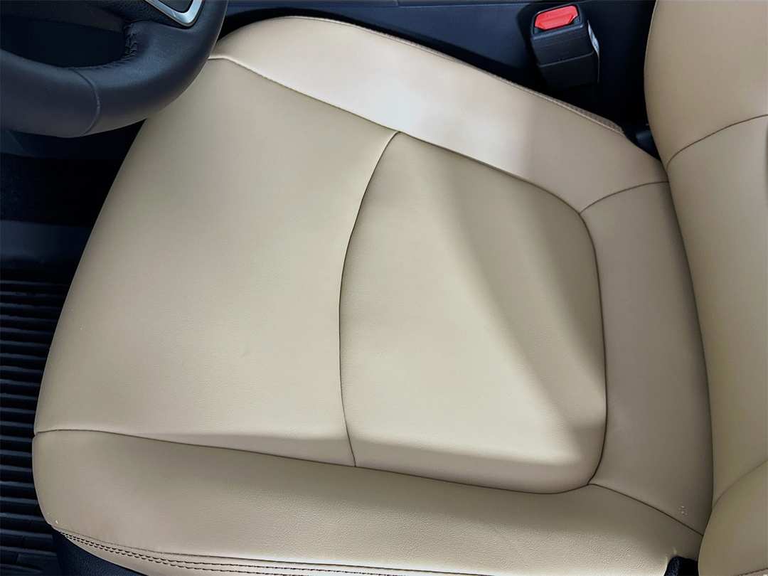 2025 Toyota Rav4 XLE Premium - Image 19