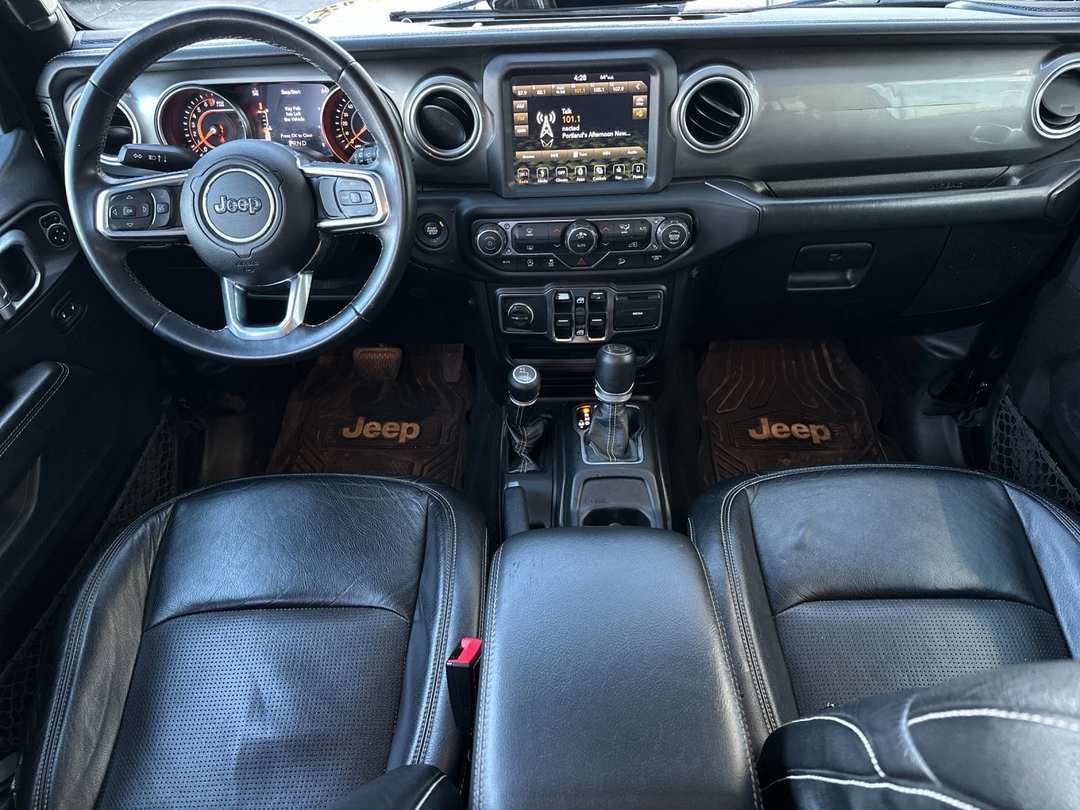 2019 Jeep Wrangler Unlimited Sahara - Image 12