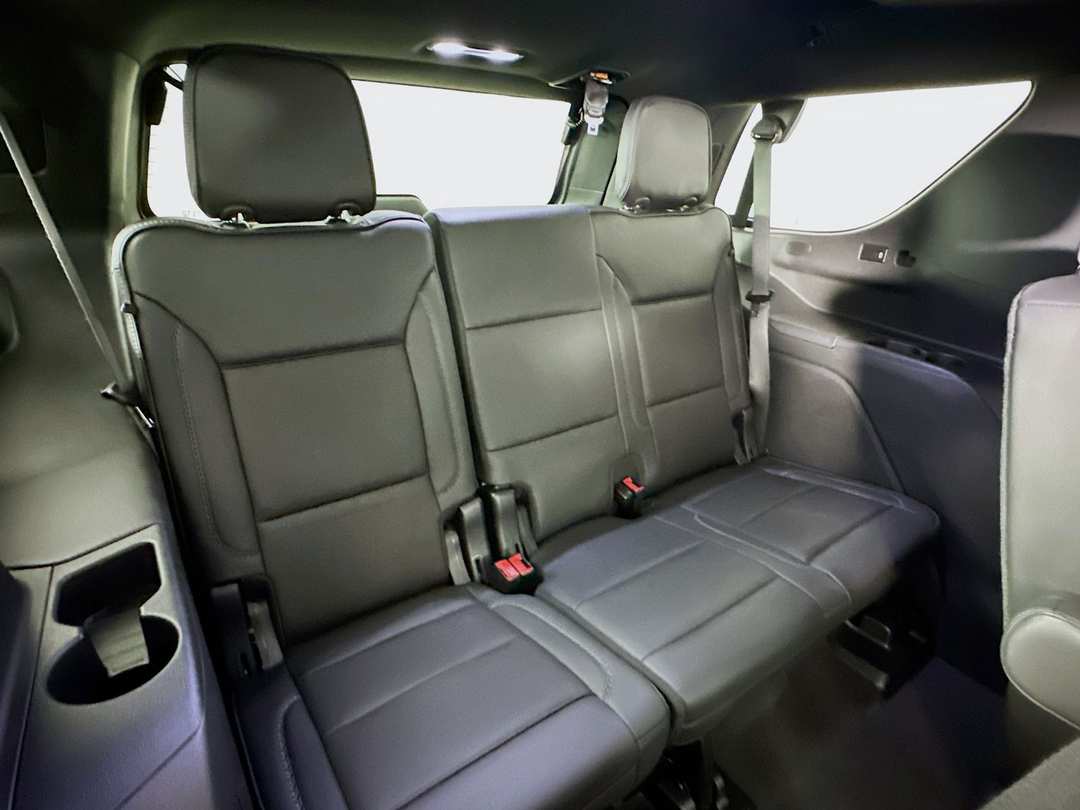 2024 GMC Yukon Denali - Image 30