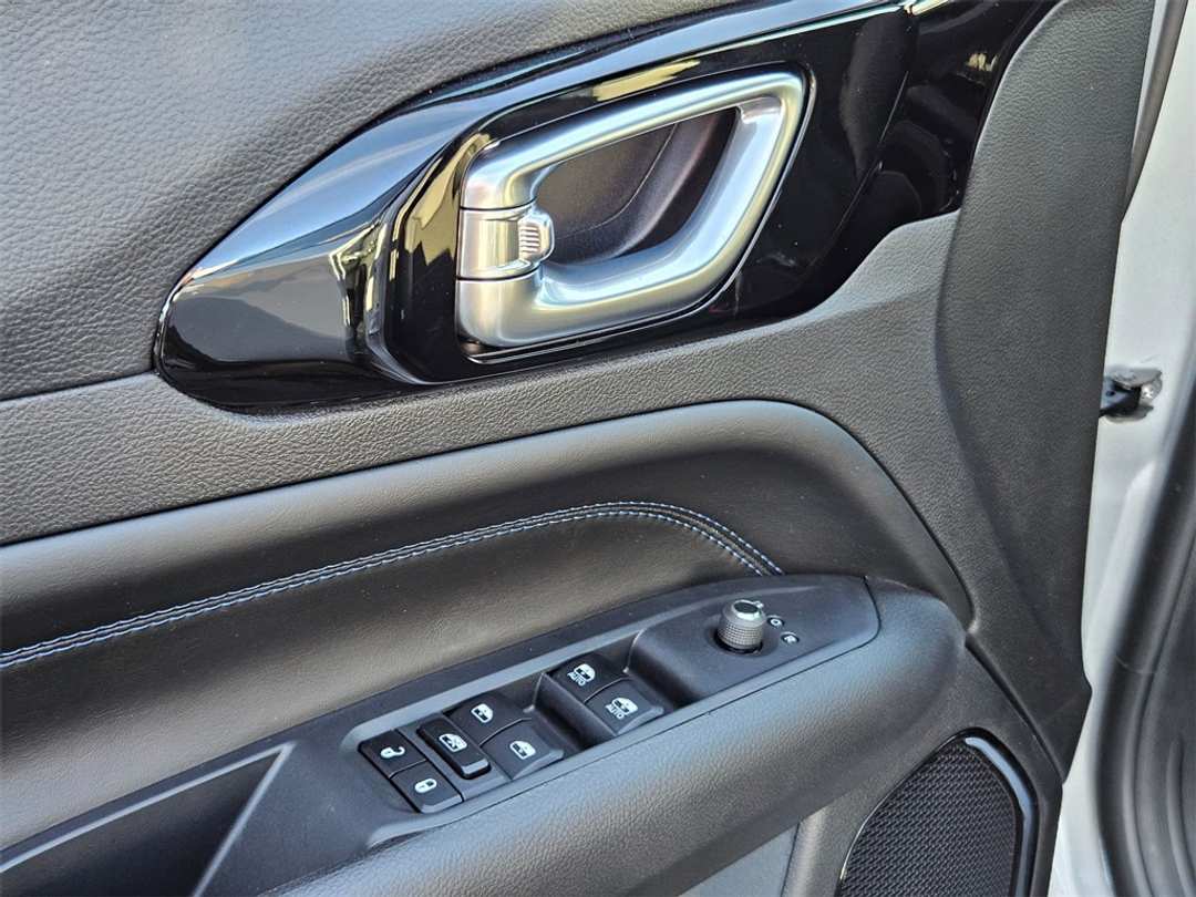 2026 Jeep Compass Latitude - Image 11