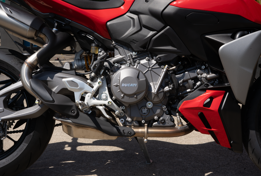 2026 Ducati Streetfighter V2 S - Image 2