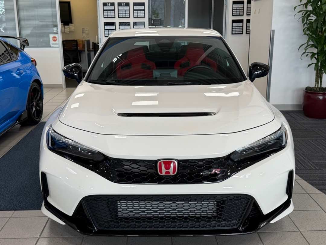 2024 Honda Civic Type R - Image 3