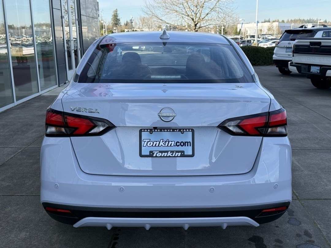 2025 Nissan Versa 1.6 SV - Image 9