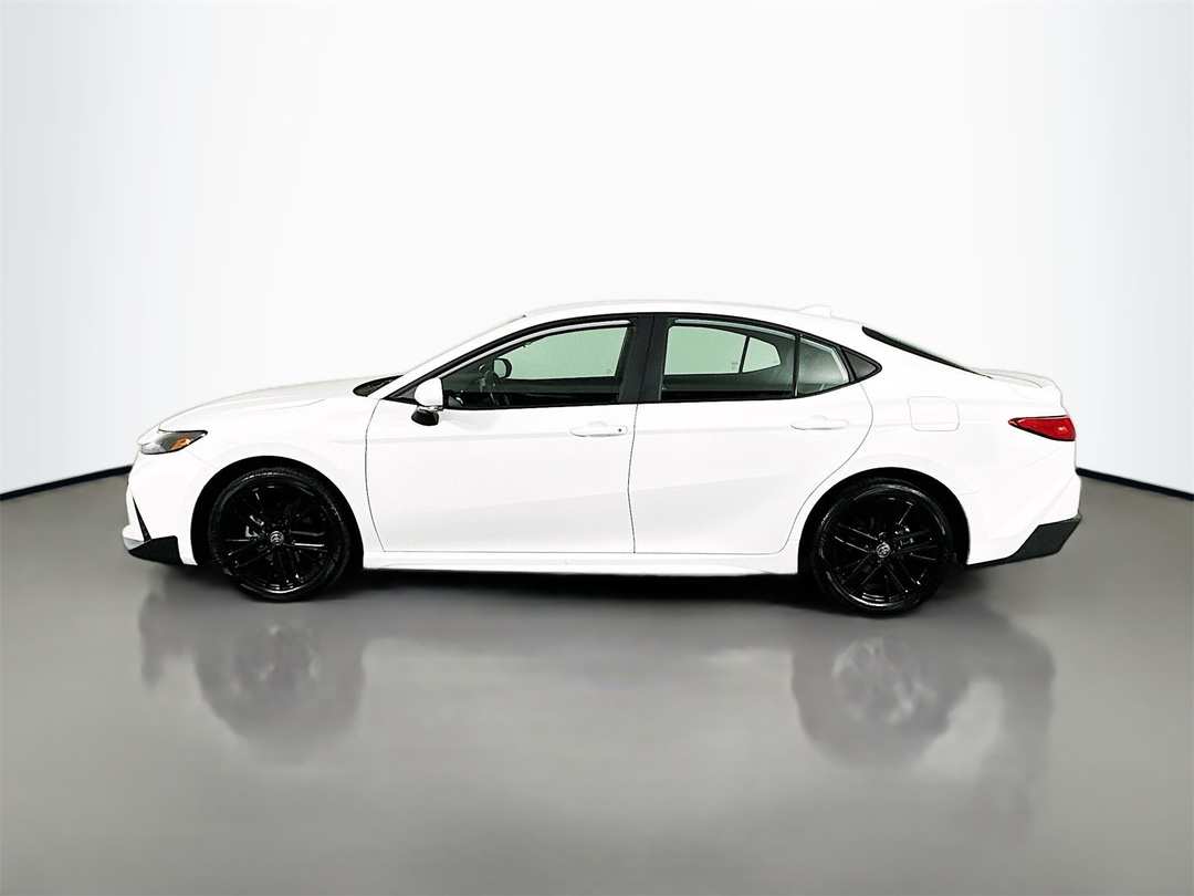 2025 Toyota Camry SE - Image 4