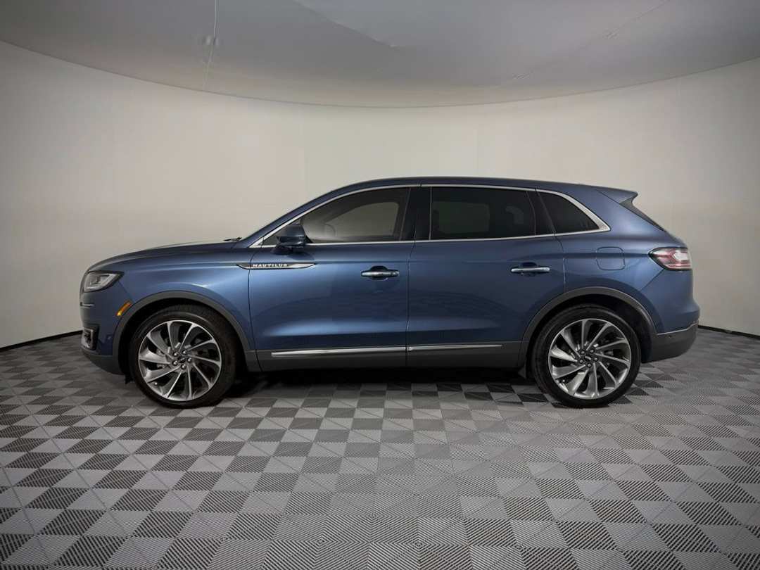 2019 Lincoln Nautilus Reserve - Image 2