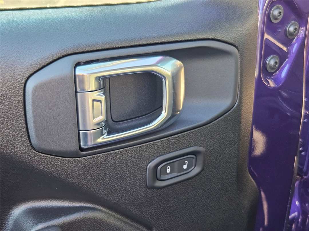 2026 Jeep Gladiator Sport - Image 11