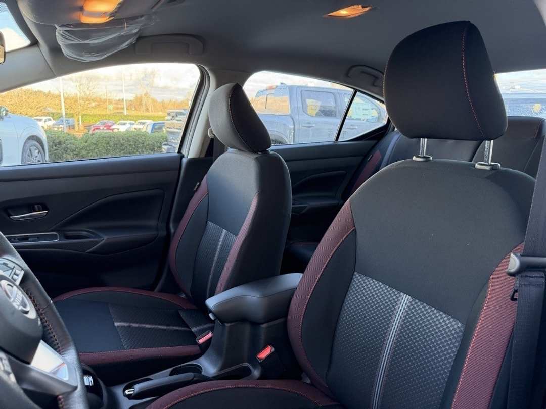 2025 Nissan Versa 1.6 SR - Image 14