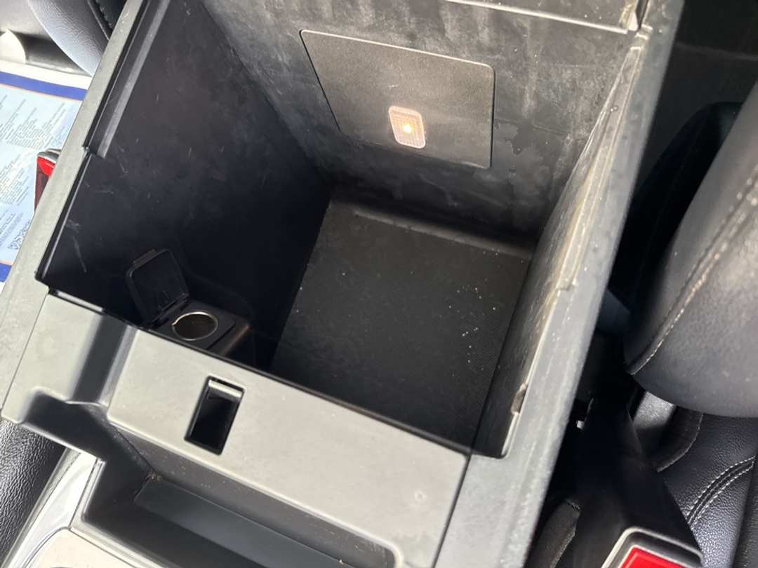 2020 Ford Explorer XLT - Image 40