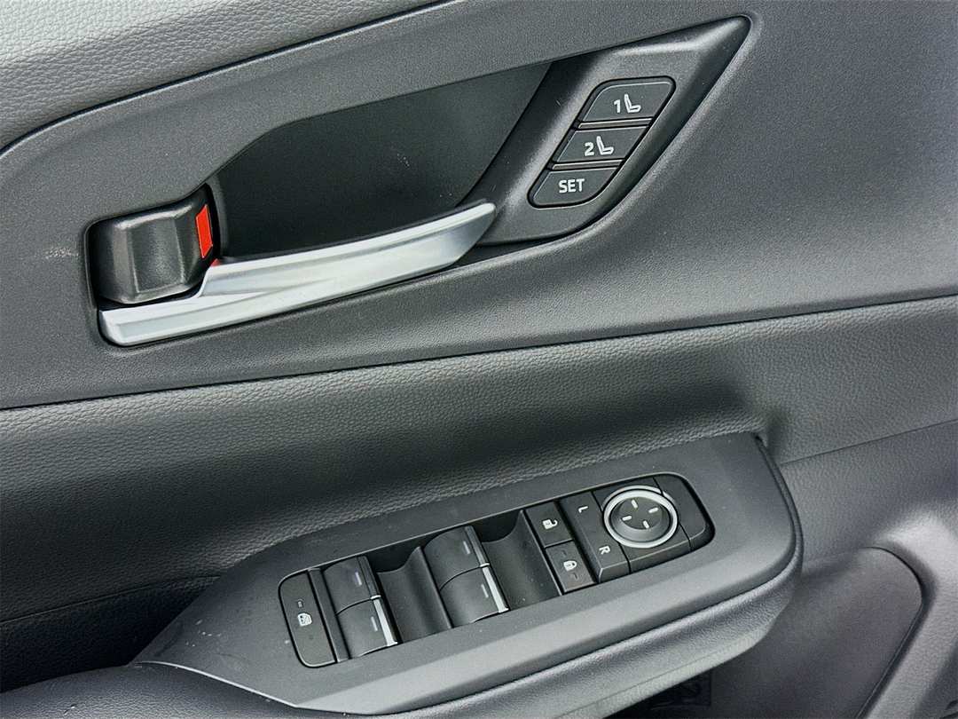 2026 Toyota Prius XSE Premium - Image 18