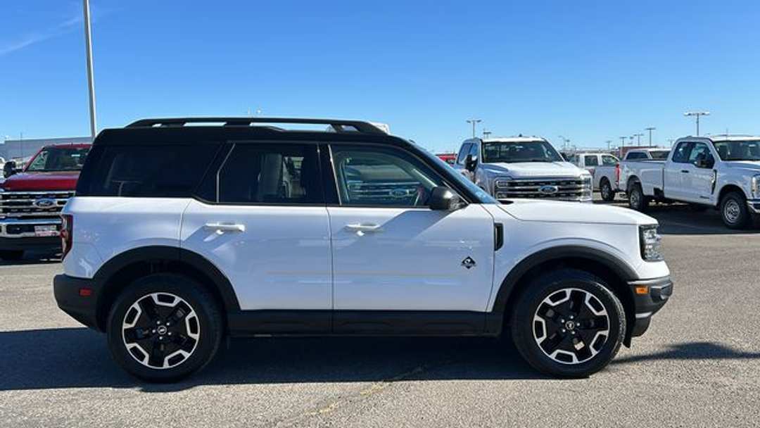 2022 Ford Bronco Sport Outer Banks - Image 2