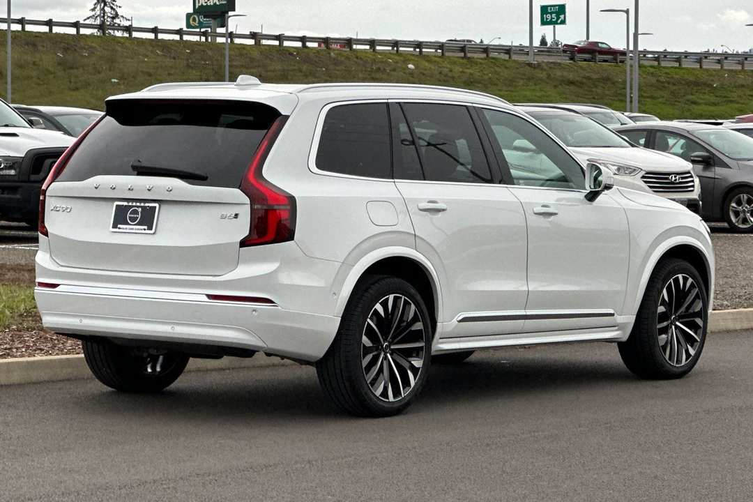 2026 Volvo Xc90 B6 Plus 7Seater - Image 3