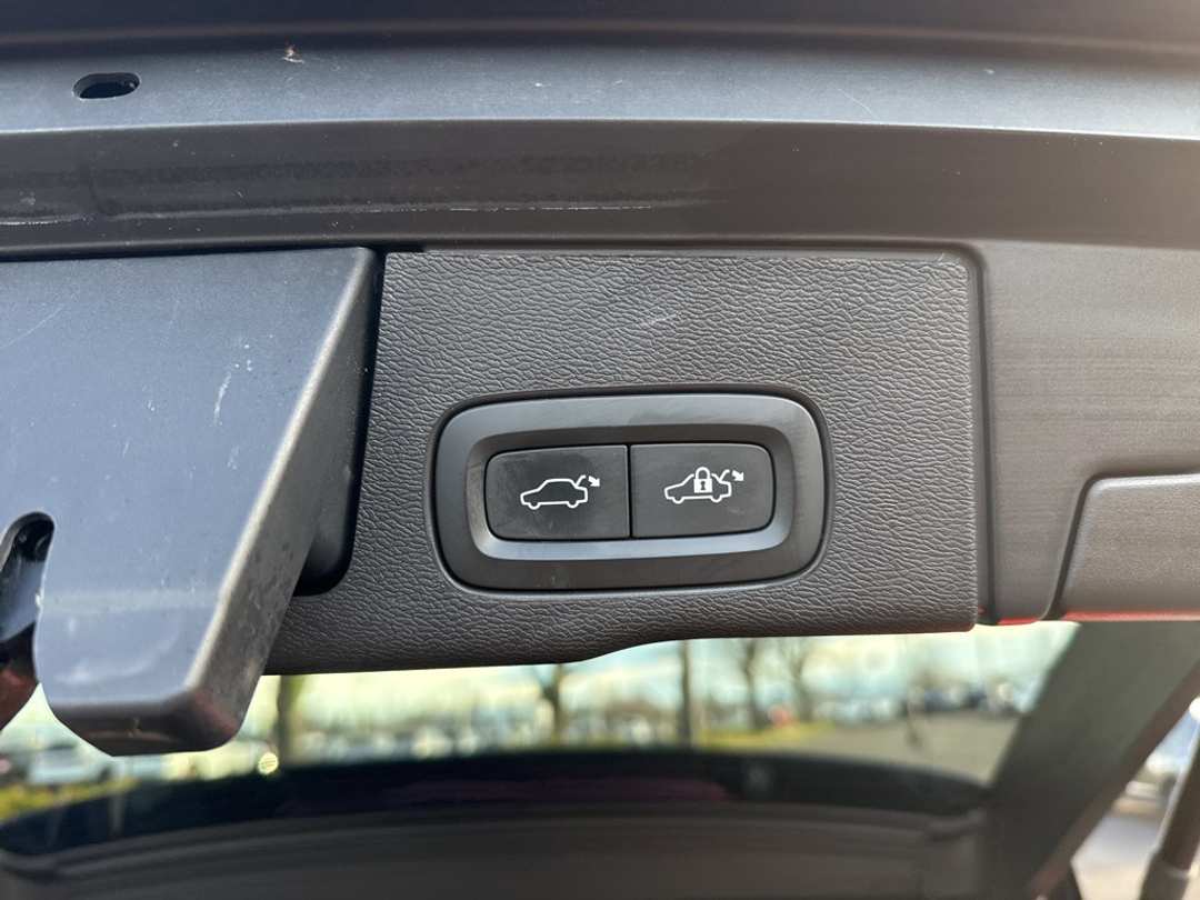 2023 Volvo Xc60 B5 Plus Dark Theme - Image 20