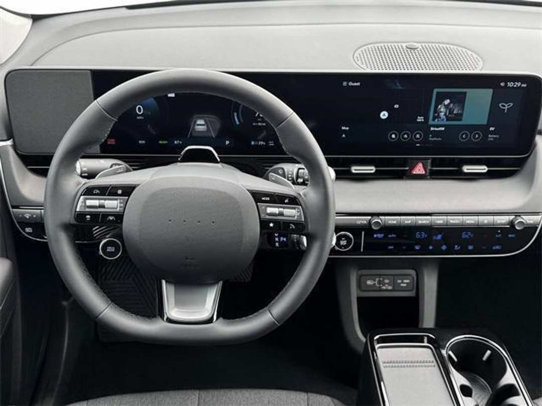 2025 Hyundai Ioniq 5 SE - Image 17