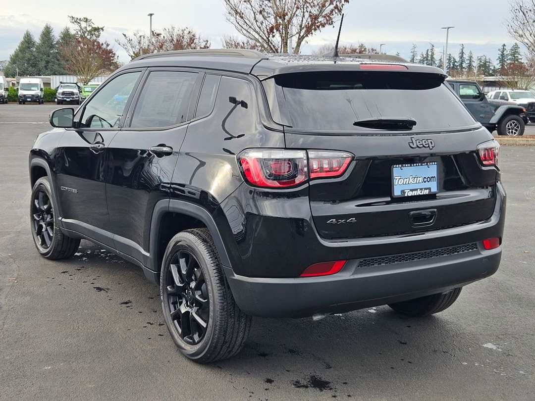 2026 Jeep Compass Latitude - Image 3