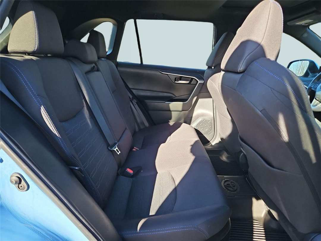 2023 Toyota Rav4 SE - Image 26
