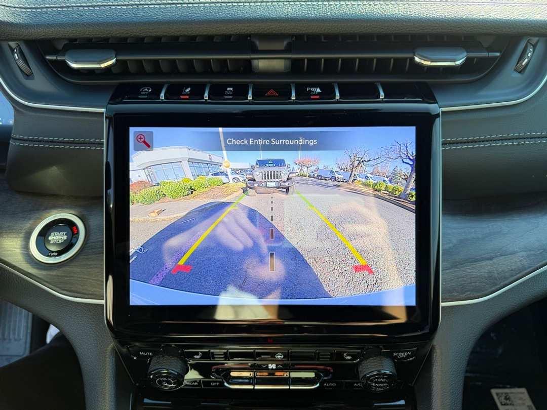 2025 Jeep Grand Cherokee Limited - Image 23