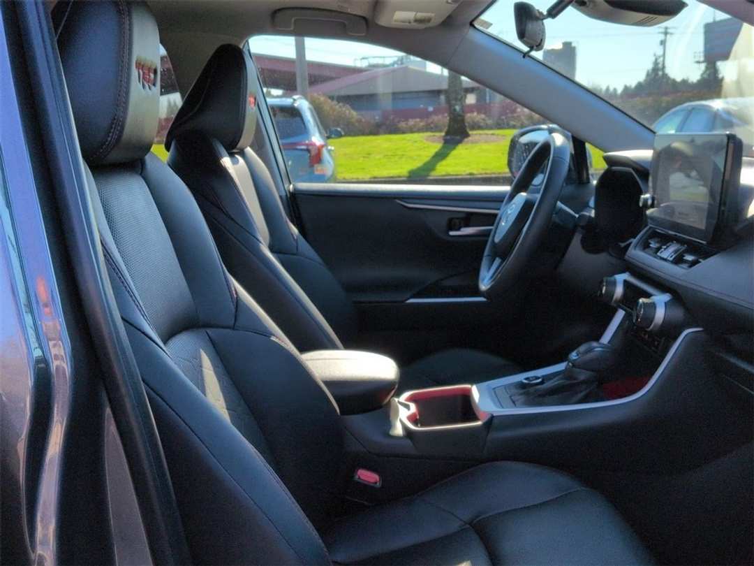 2024 Toyota Rav4 TRD Off Road - Image 31