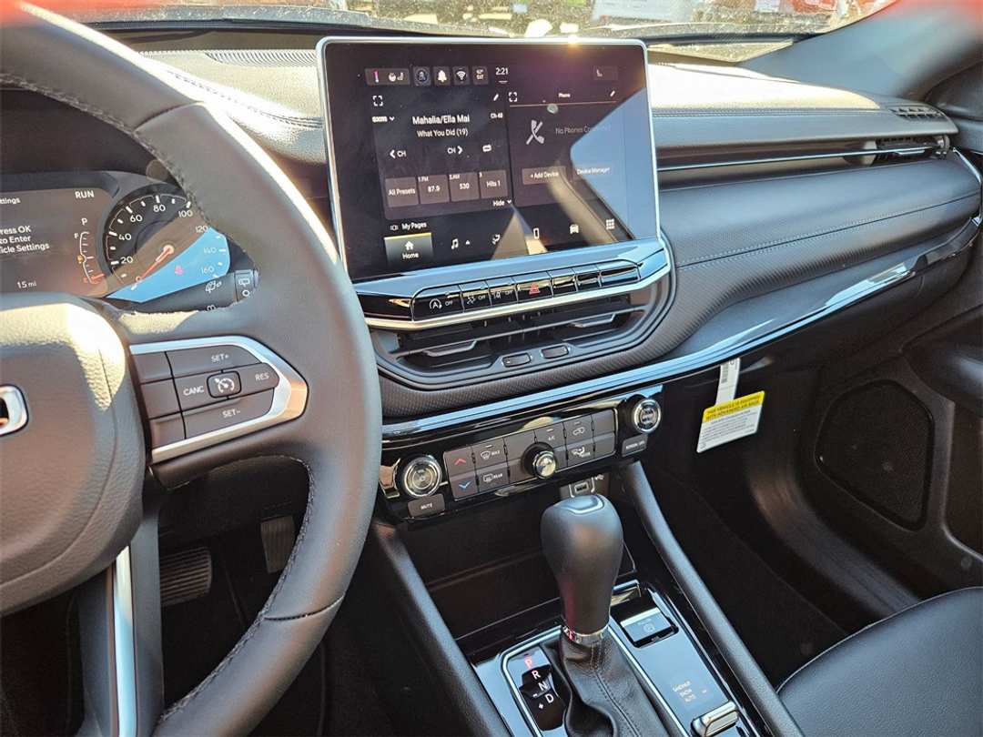 2026 Jeep Compass Latitude - Image 19