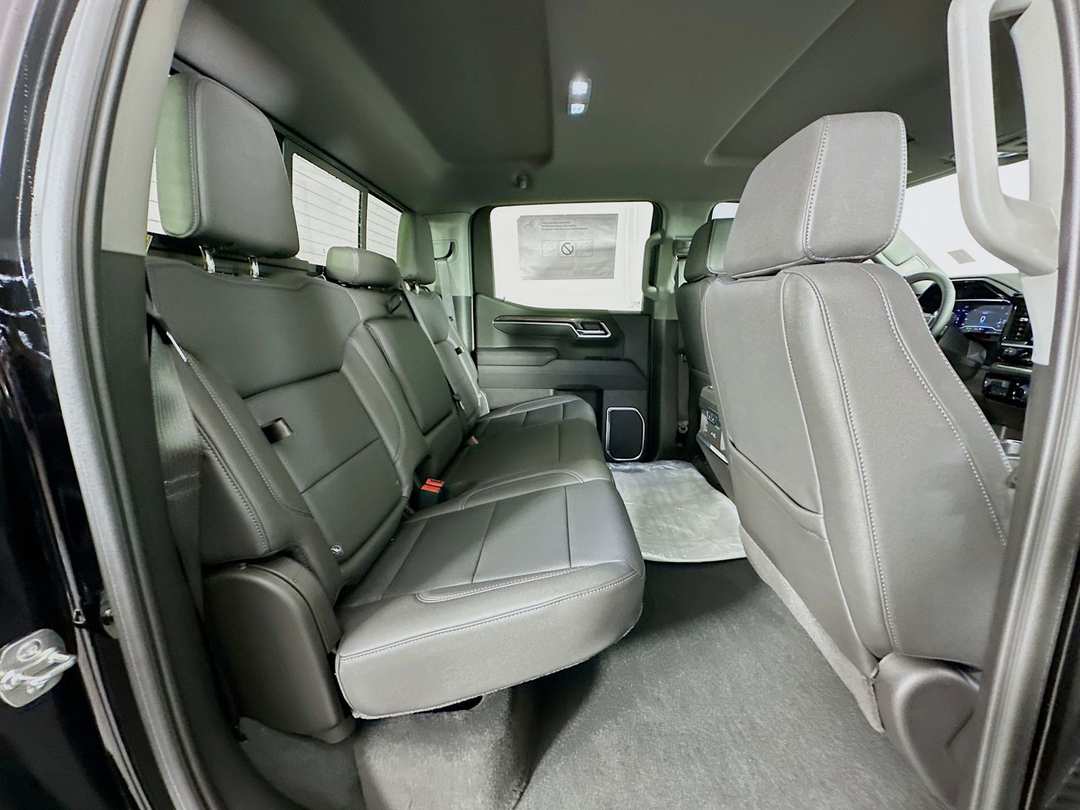 2025 Chevrolet Silverado 1500 LTZ - Image 29