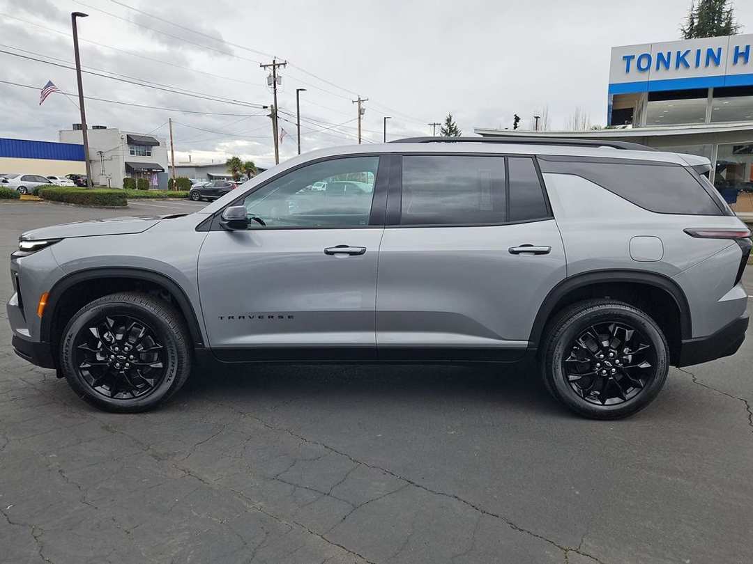 2026 Chevrolet Traverse LT - Image 2