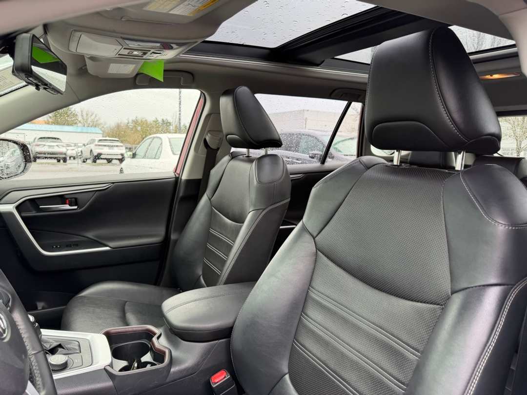 2019 Toyota Rav4 Limited - Image 16