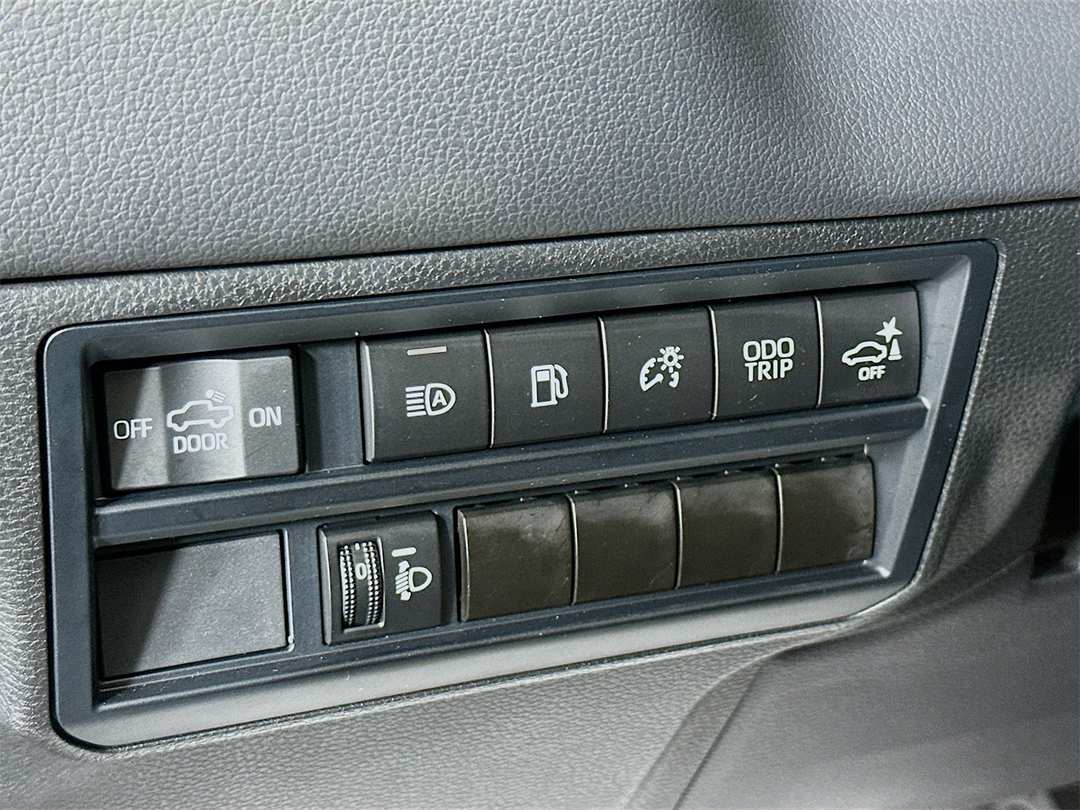 2023 Toyota Tundra Limited - Image 10