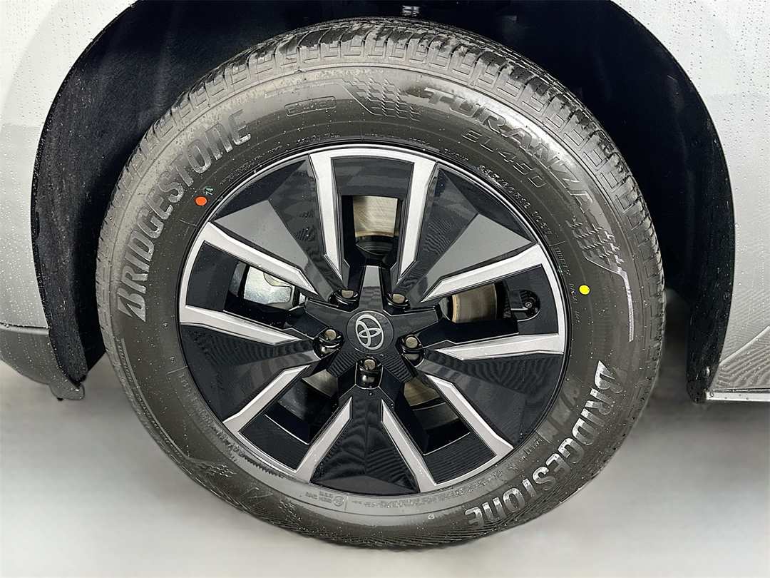 2026 Toyota Bz XLE Plus - Image 31