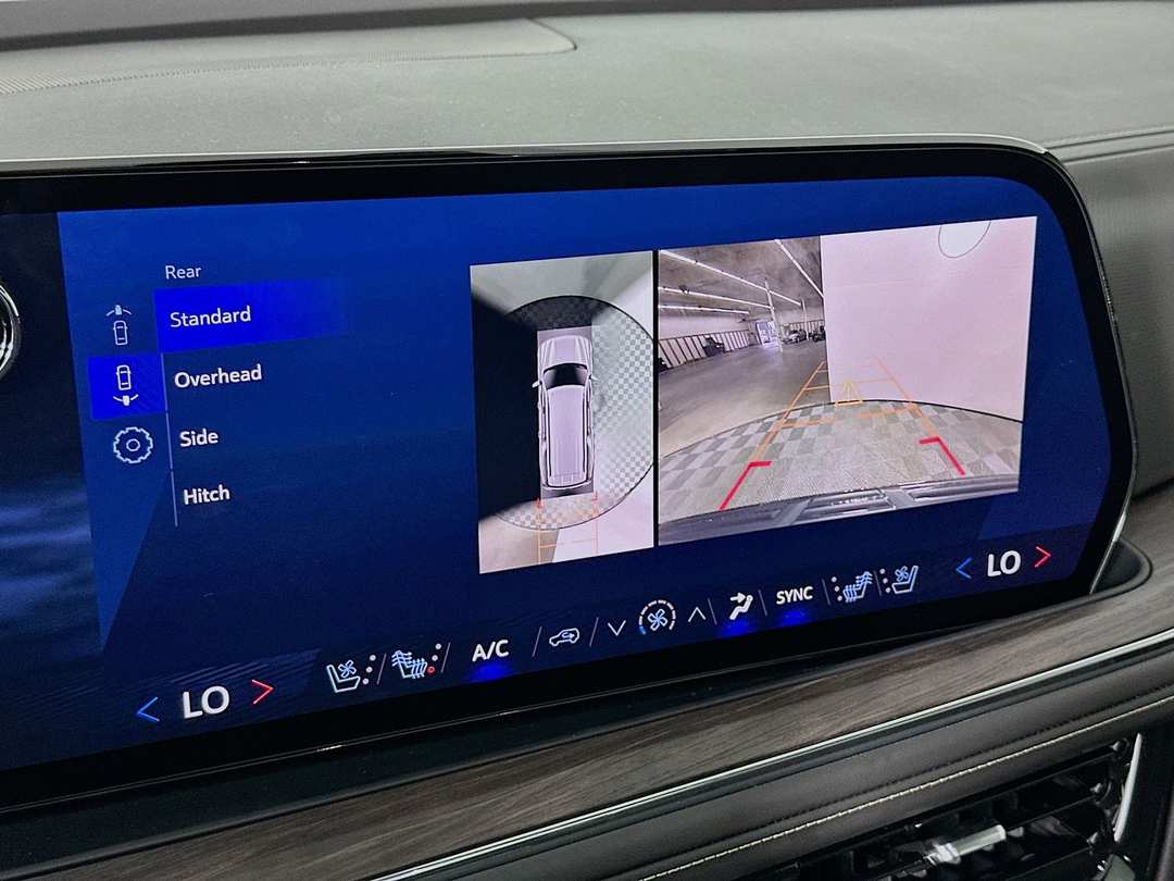 2025 Chevrolet Suburban Premier - Image 14