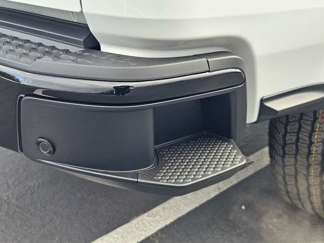 2026 Chevrolet Colorado Z71 - Image 38