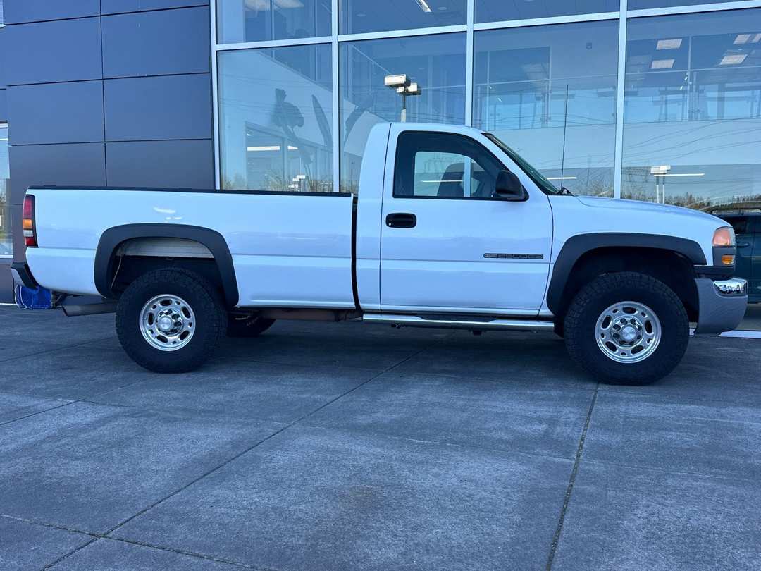 2005 GMC Sierra 2500Hd Work - Image 2