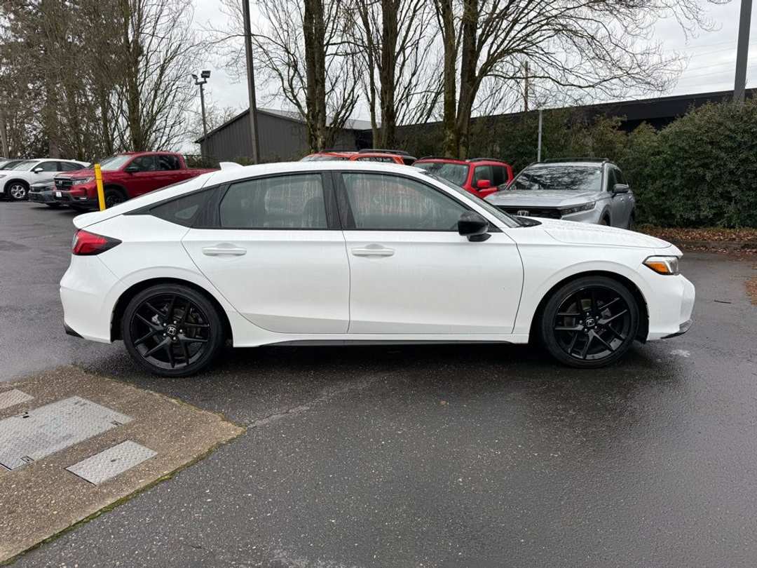 2025 Honda Civic Sport - Image 9