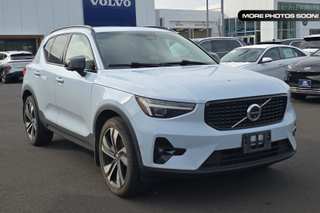 2024 Volvo Xc40 B5 Plus Dark Theme