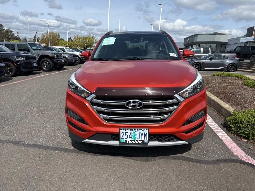 2017 Hyundai Tucson Limited - Image 2