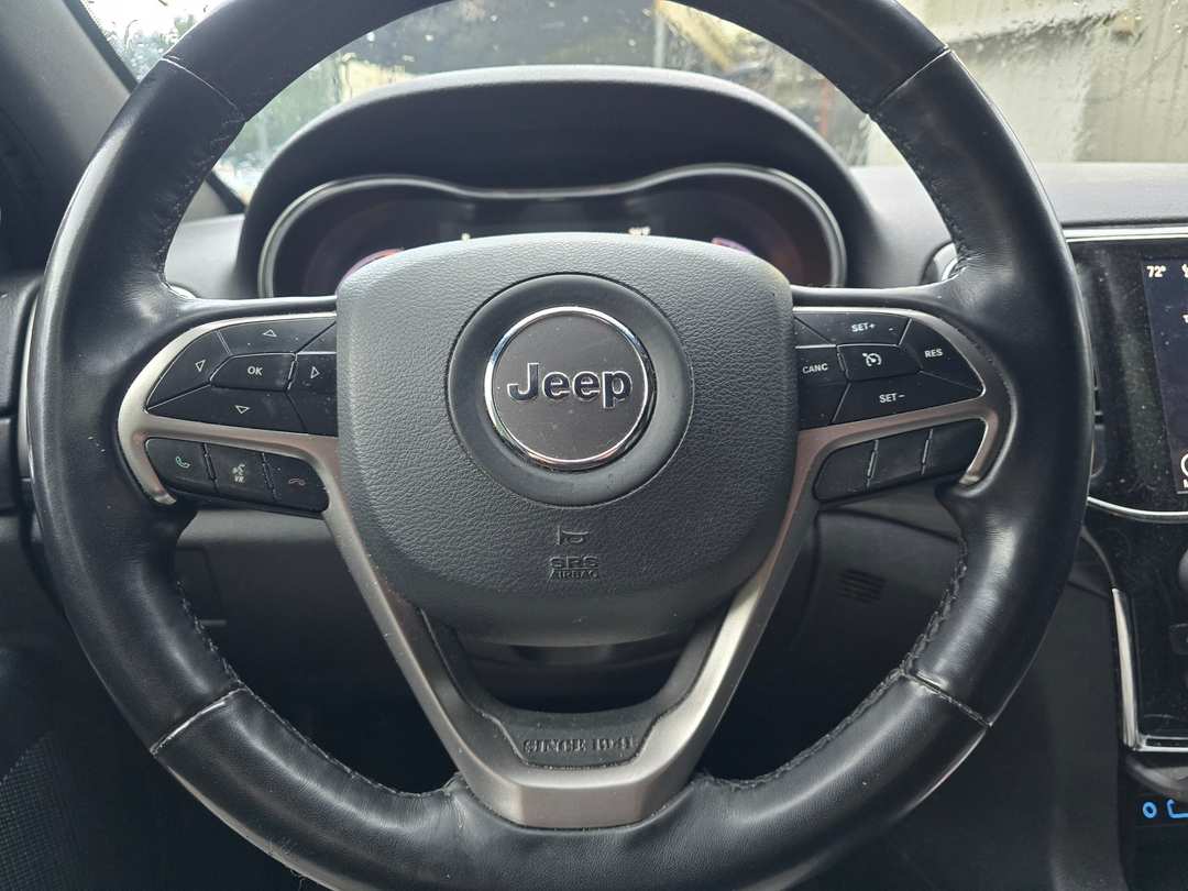 2021 Jeep Grand Cherokee Laredo X - Image 3